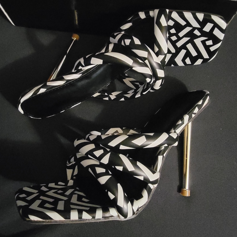 Black And White Heeled Sandles